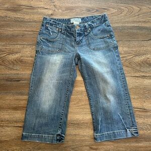 Maurices women’s crop jeans.